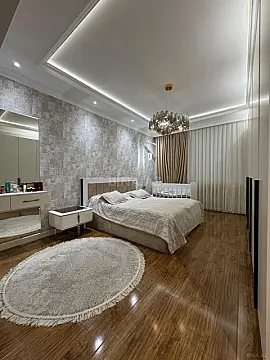Satılır 5 otaqlı mənzil 275 m²