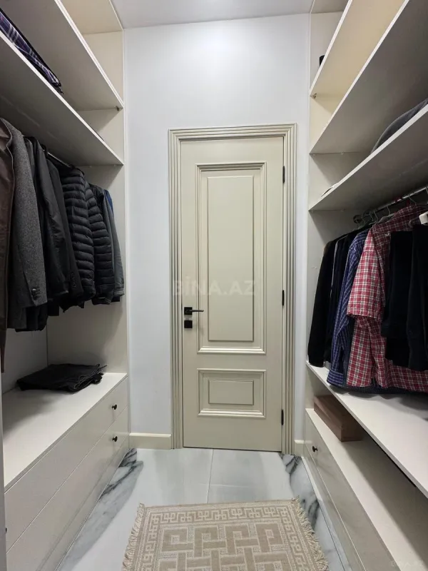 Satılır 5 otaqlı mənzil 275 m²