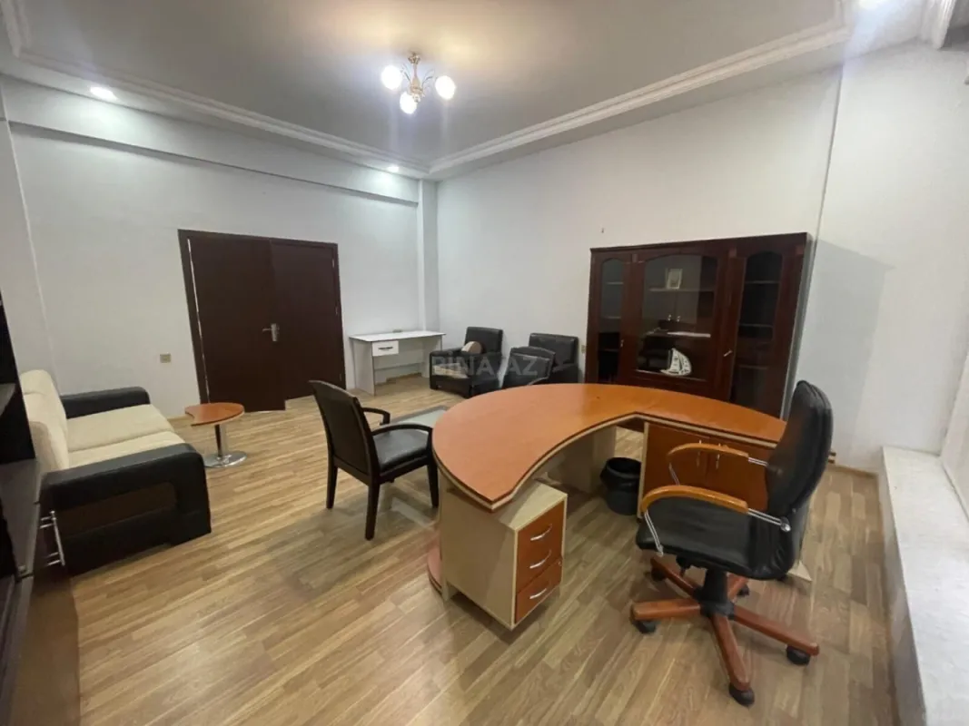 Kirayə verilir 3 otaqlı ofis 101 m²