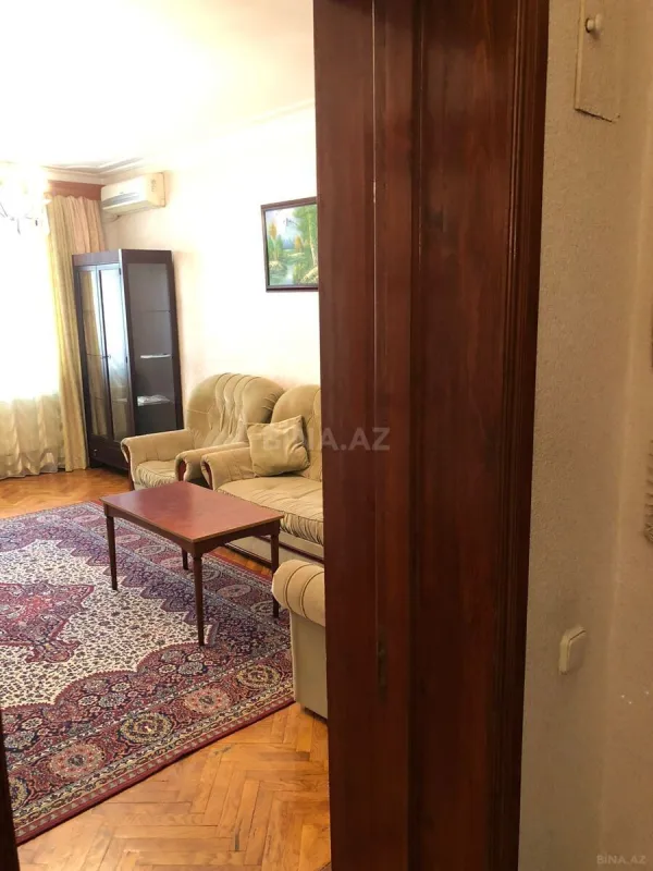 Kirayə verilir 2 otaqlı mənzil 65 m²