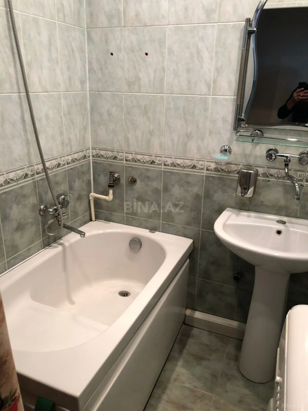 Kirayə verilir 2 otaqlı mənzil 65 m²