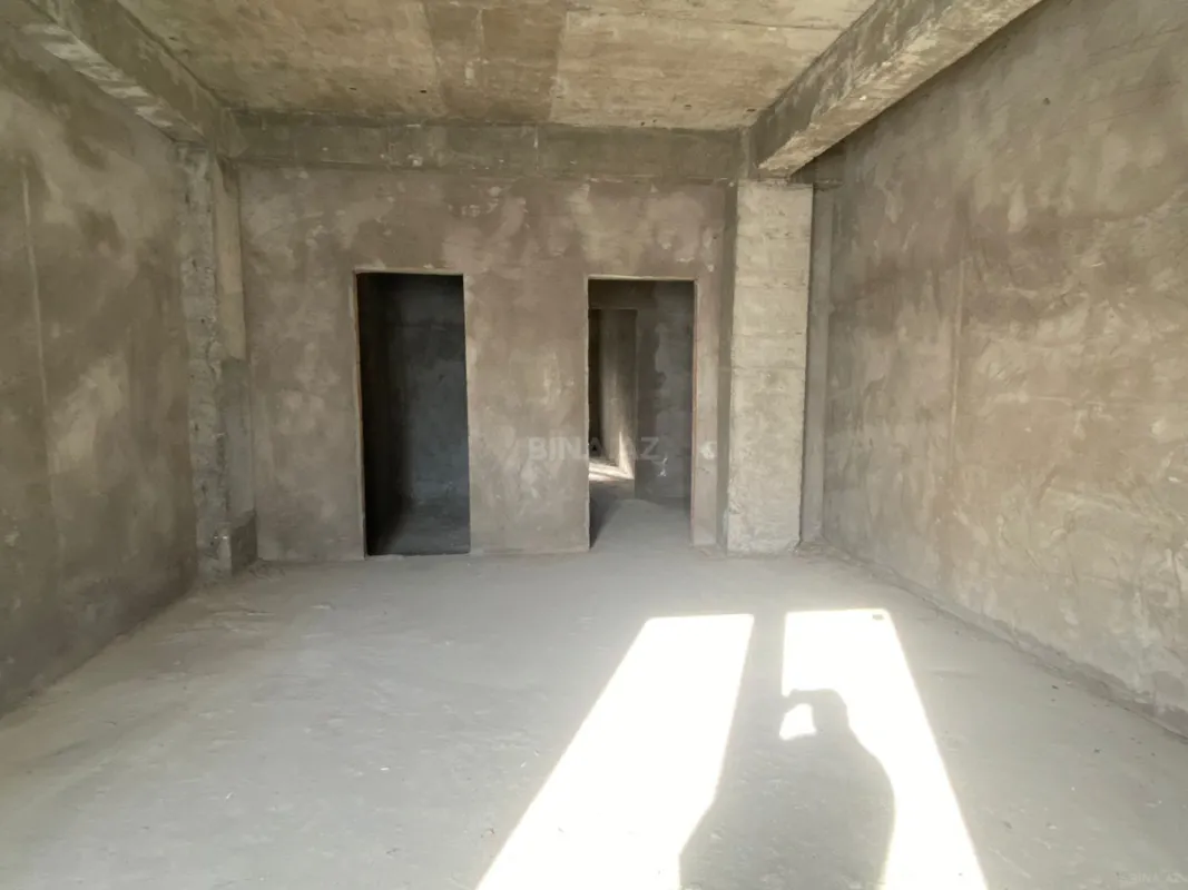 Satılır 3 otaqlı mənzil 132 m²