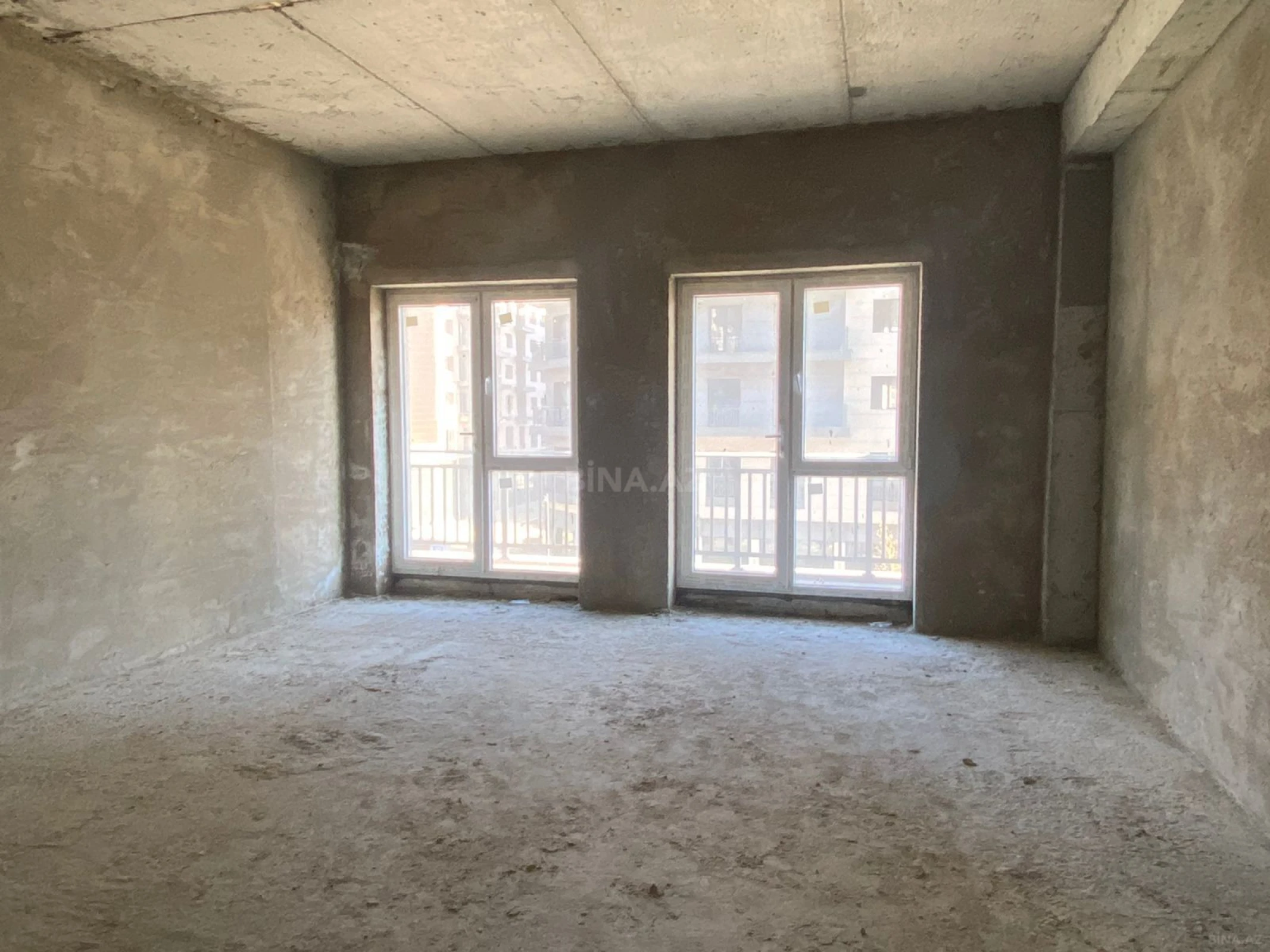 Satılır 3 otaqlı mənzil 132 m²