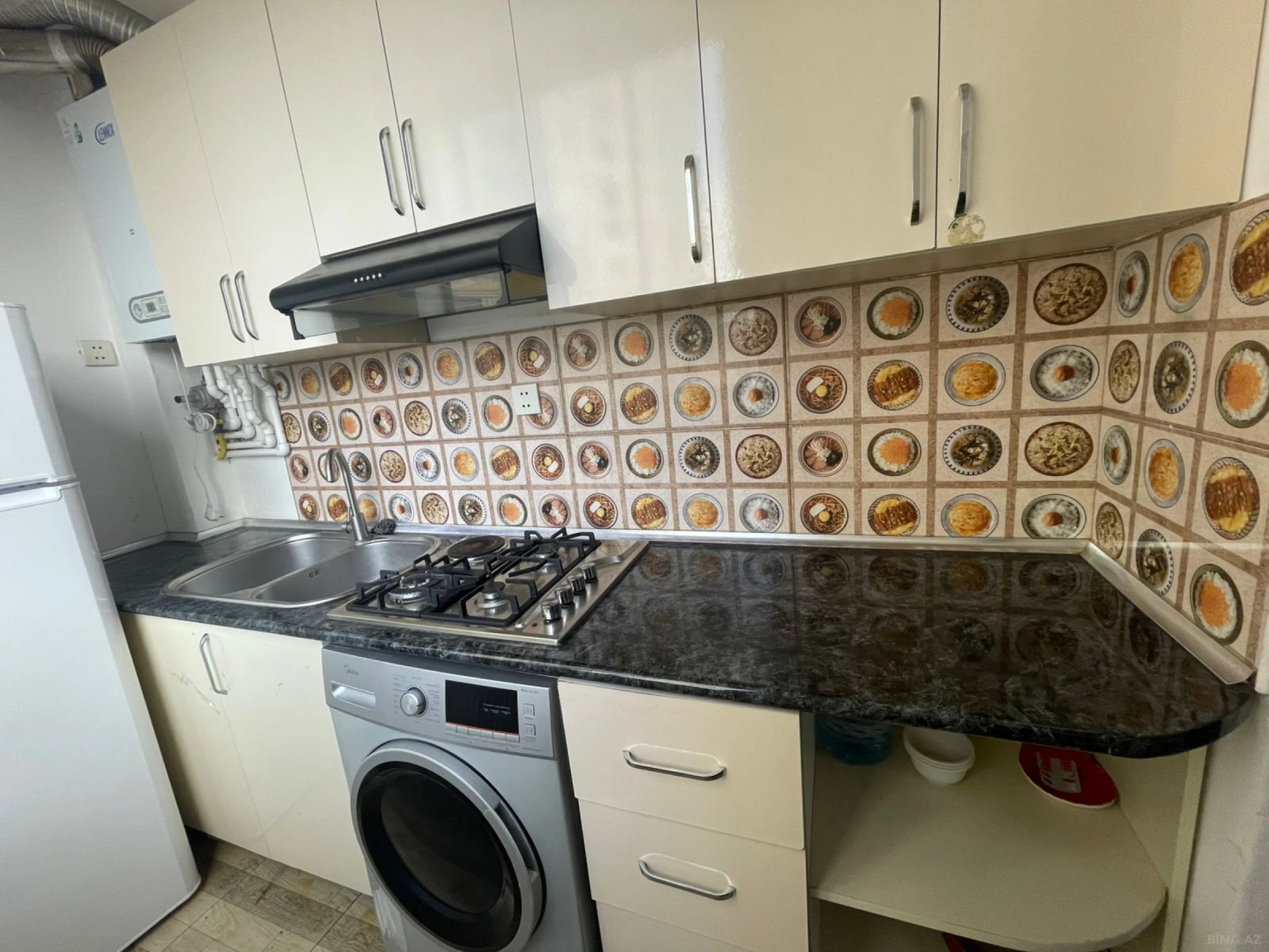 Kirayə verilir 2 otaqlı mənzil 60 m²