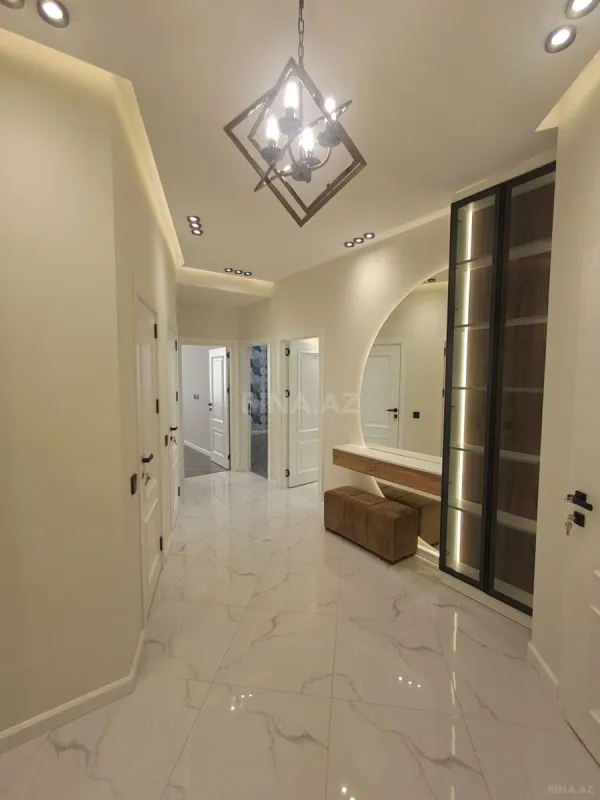 Satılır 3 otaqlı mənzil 105 m²