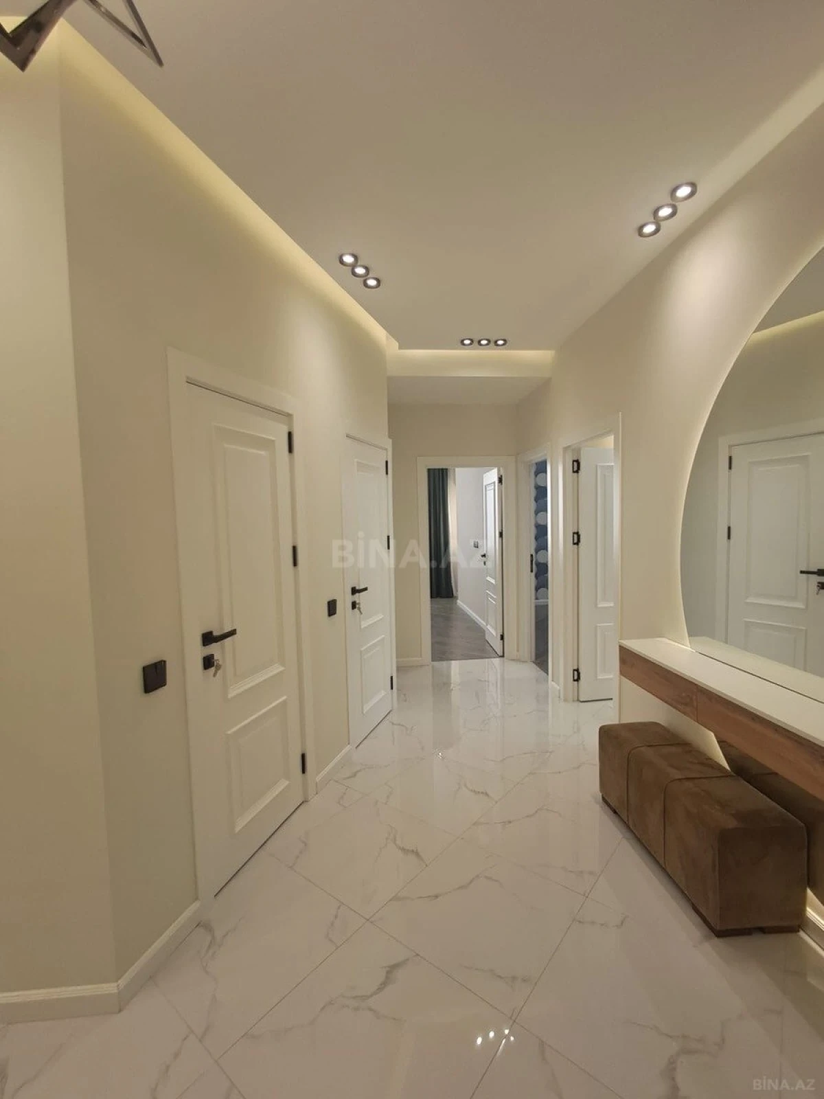 Satılır 3 otaqlı mənzil 105 m²