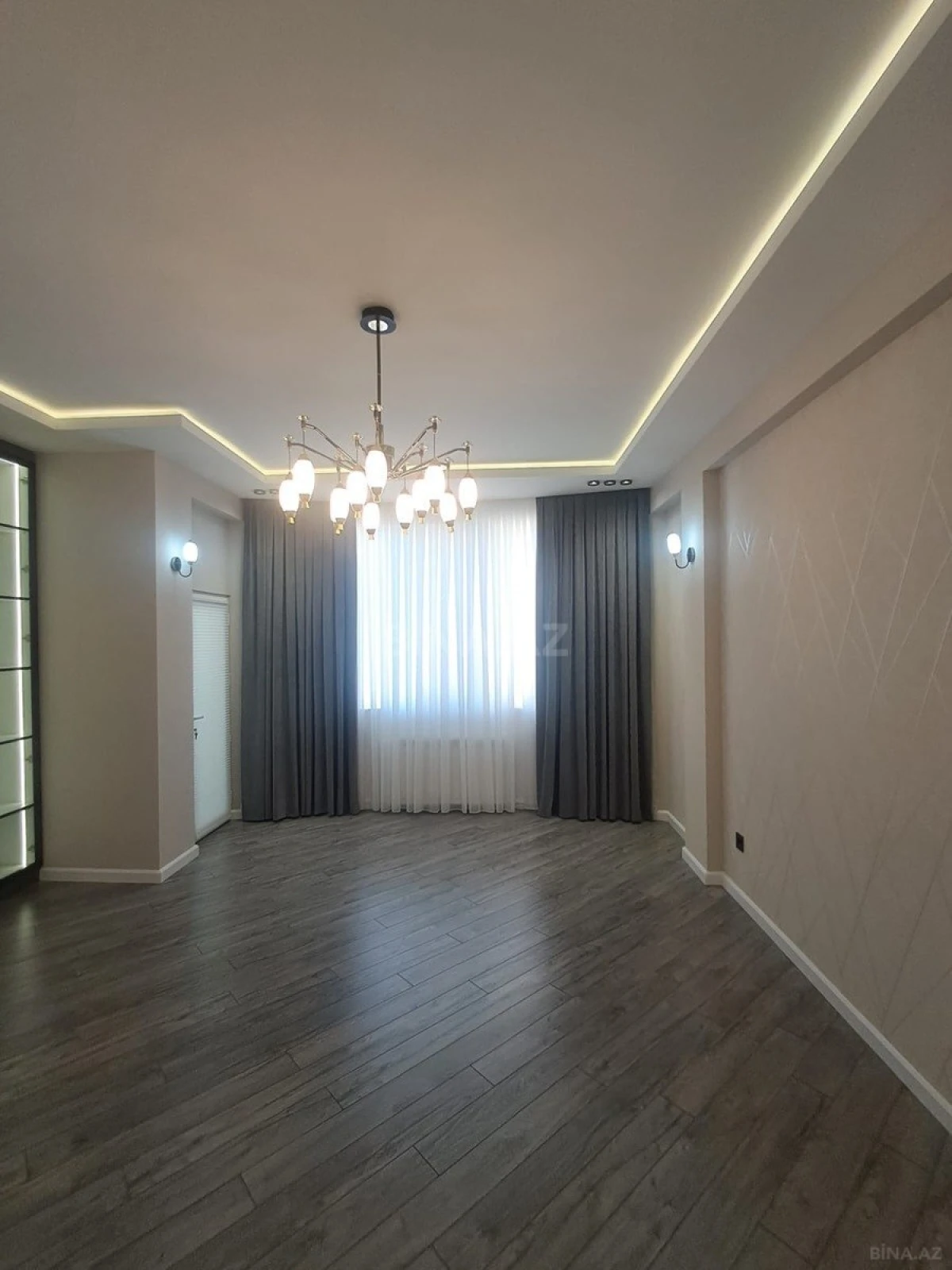 Satılır 3 otaqlı mənzil 105 m²