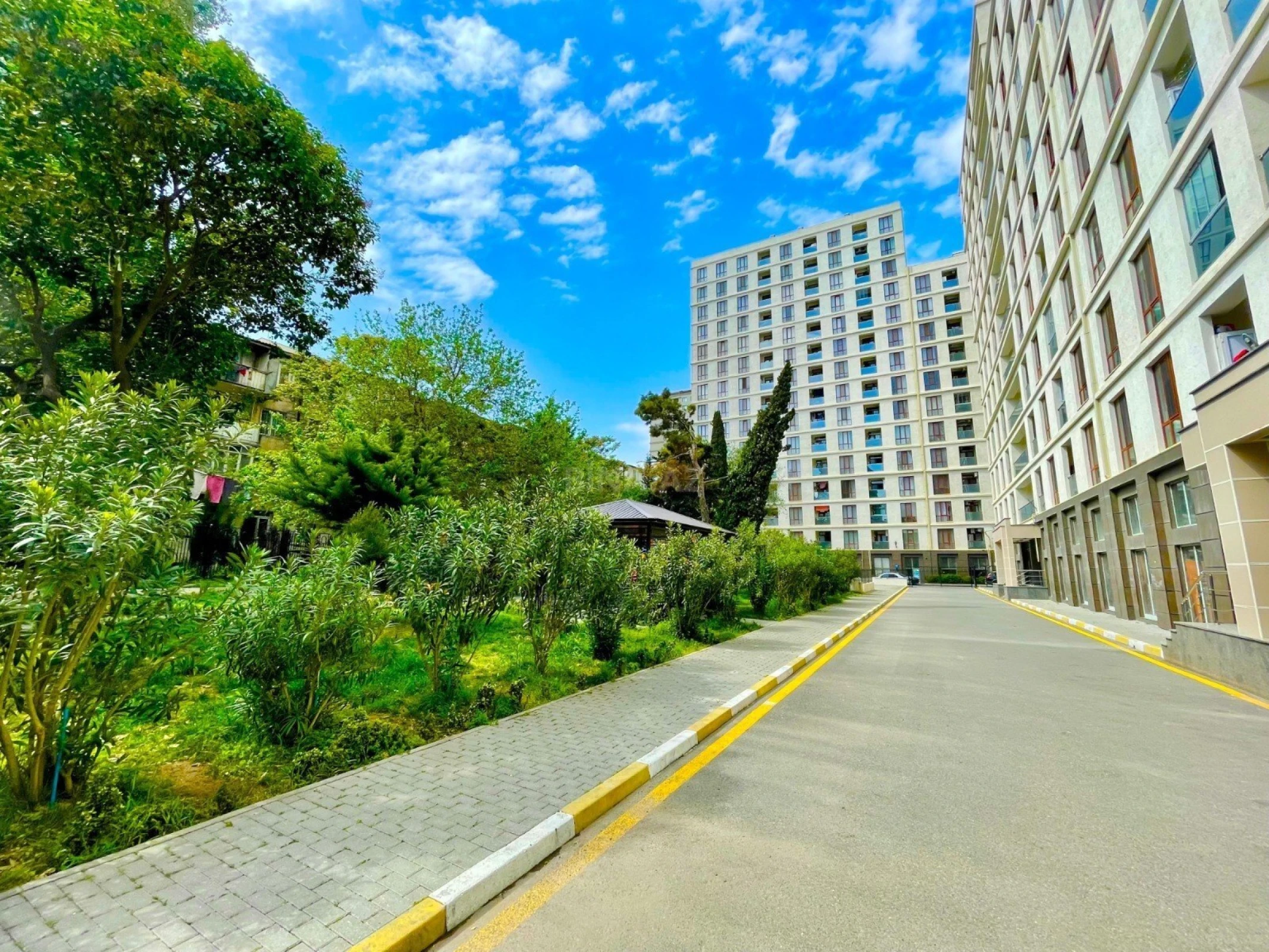Satılır 3 otaqlı mənzil 97 m²