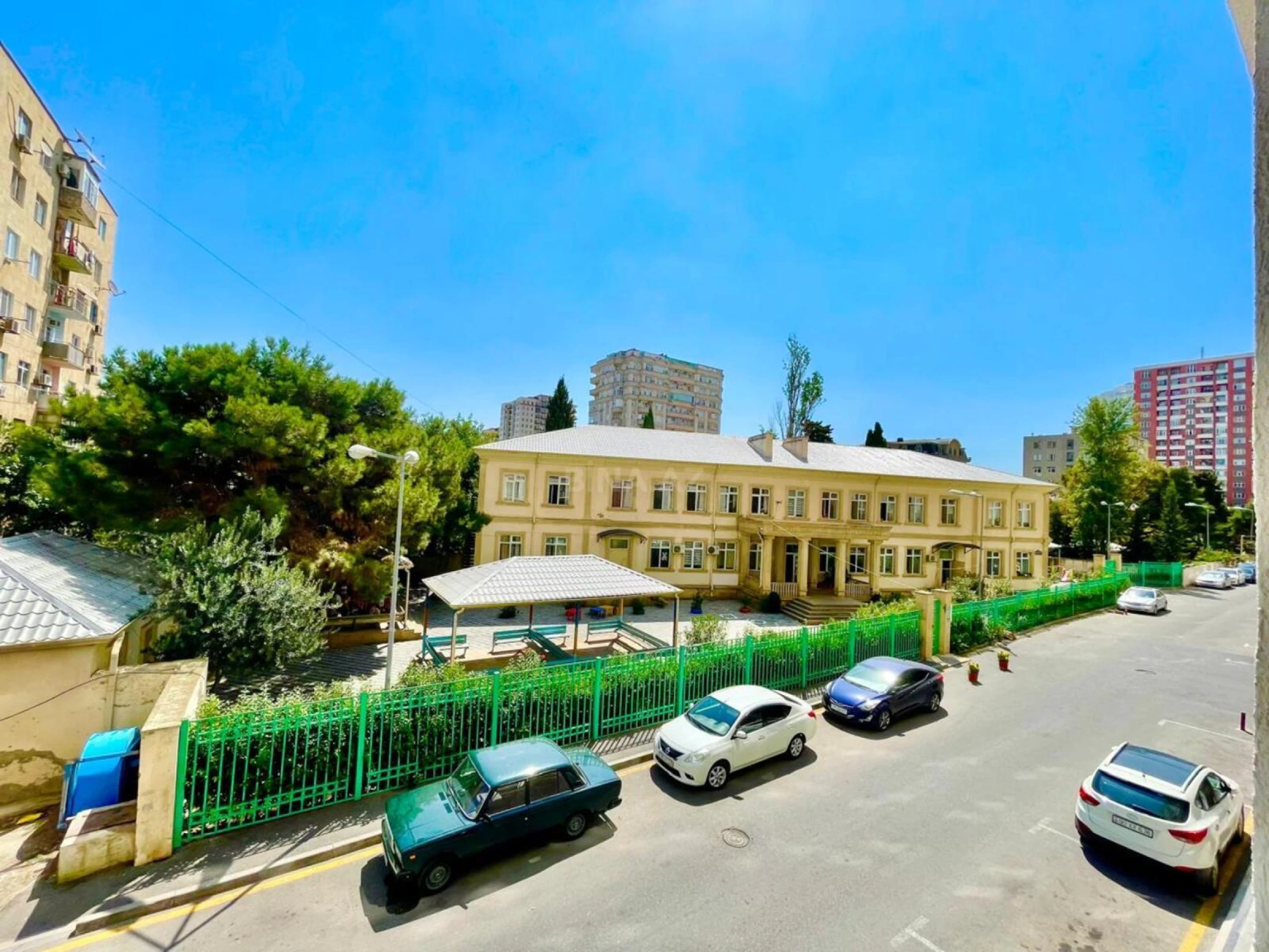 Satılır 3 otaqlı mənzil 97 m²