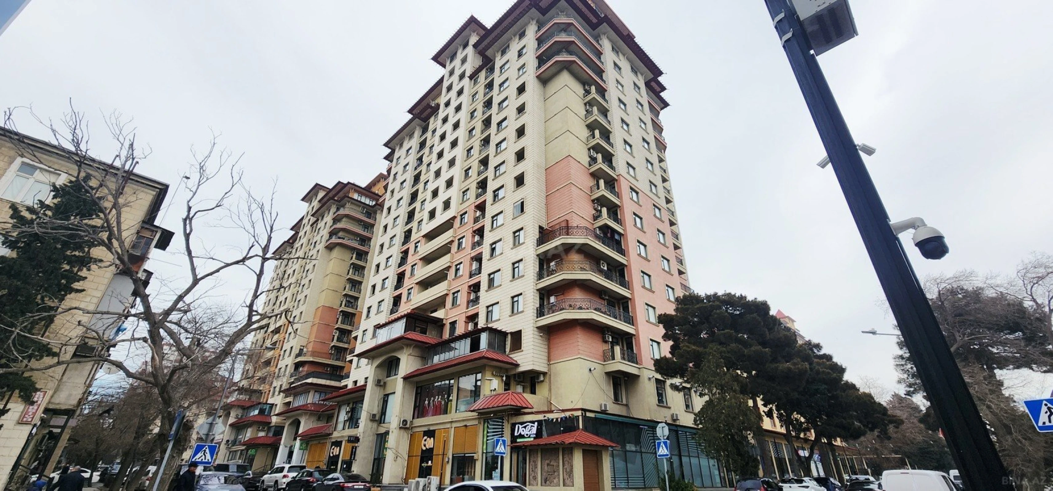 Satılır 3 otaqlı mənzil 125 m²
