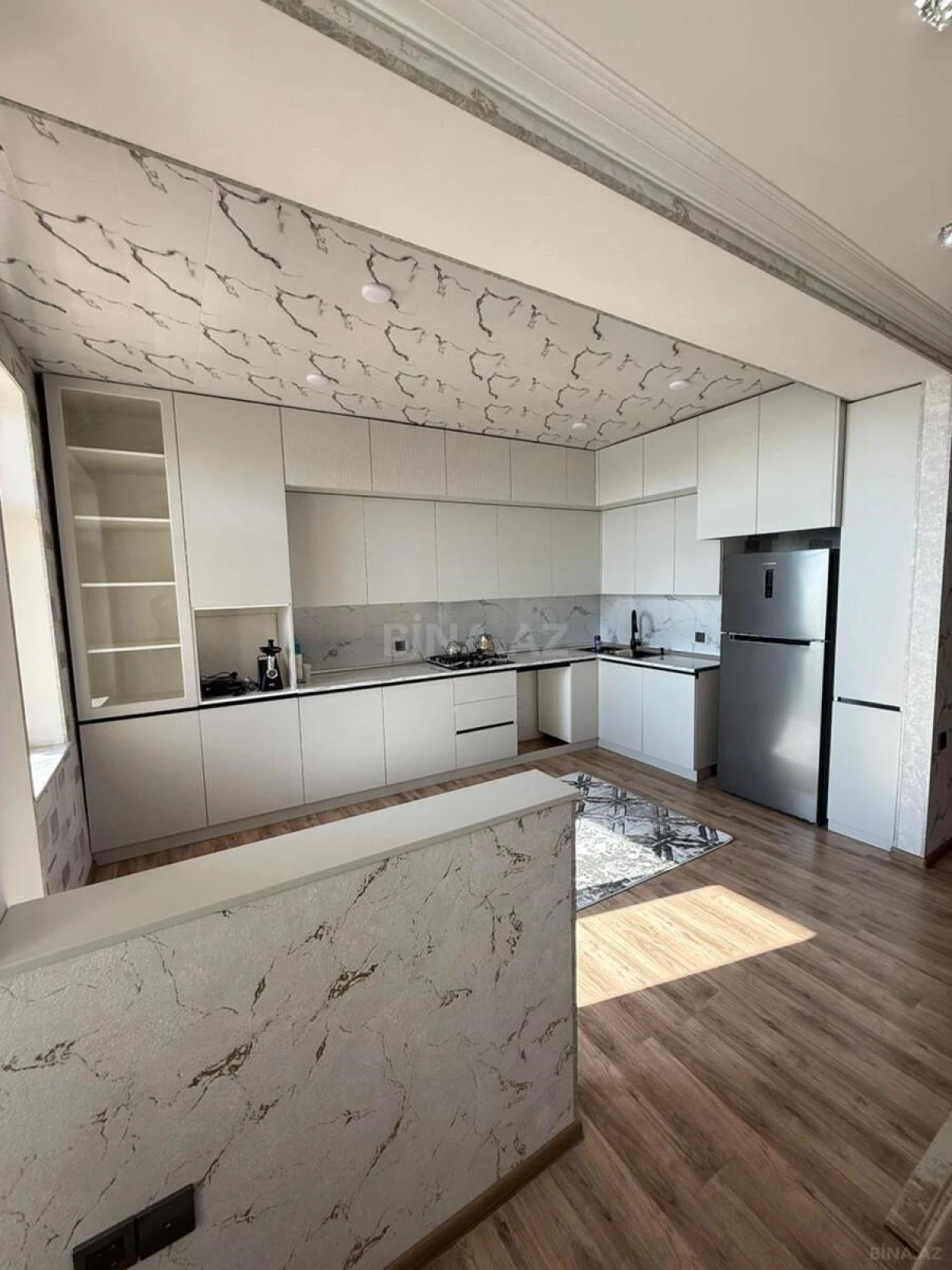 Kirayə verilir 3 otaqlı mənzil 107 m²