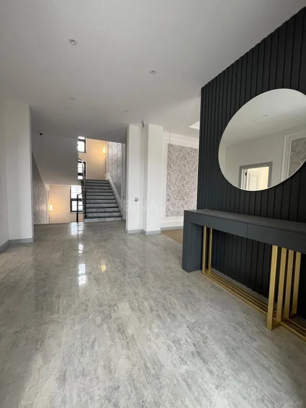 Satılır 7 otaqlı həyət evi 500 m²