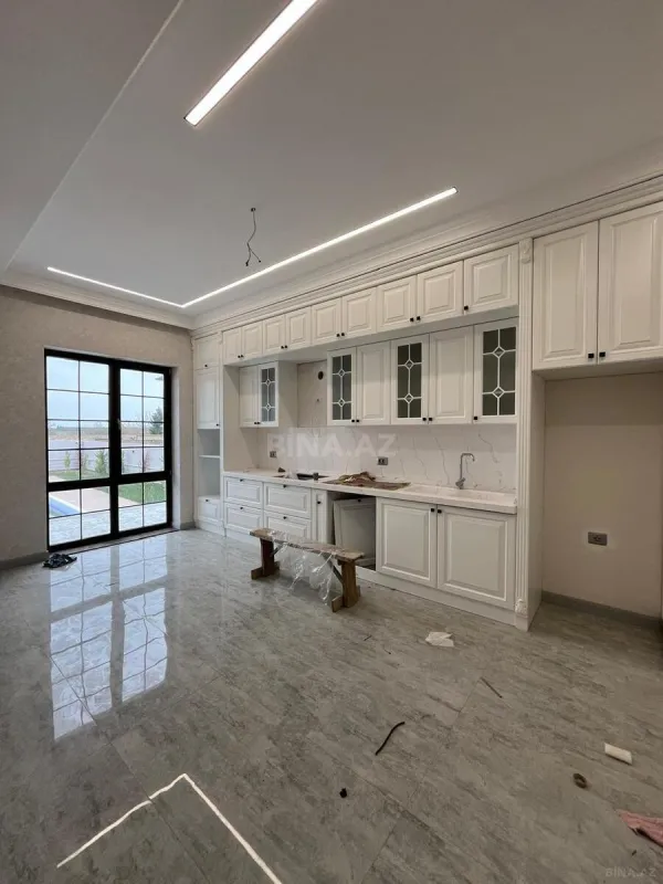 Satılır 7 otaqlı həyət evi 500 m²