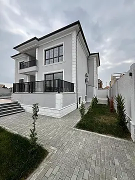 Satılır 7 otaqlı həyət evi 500 m²