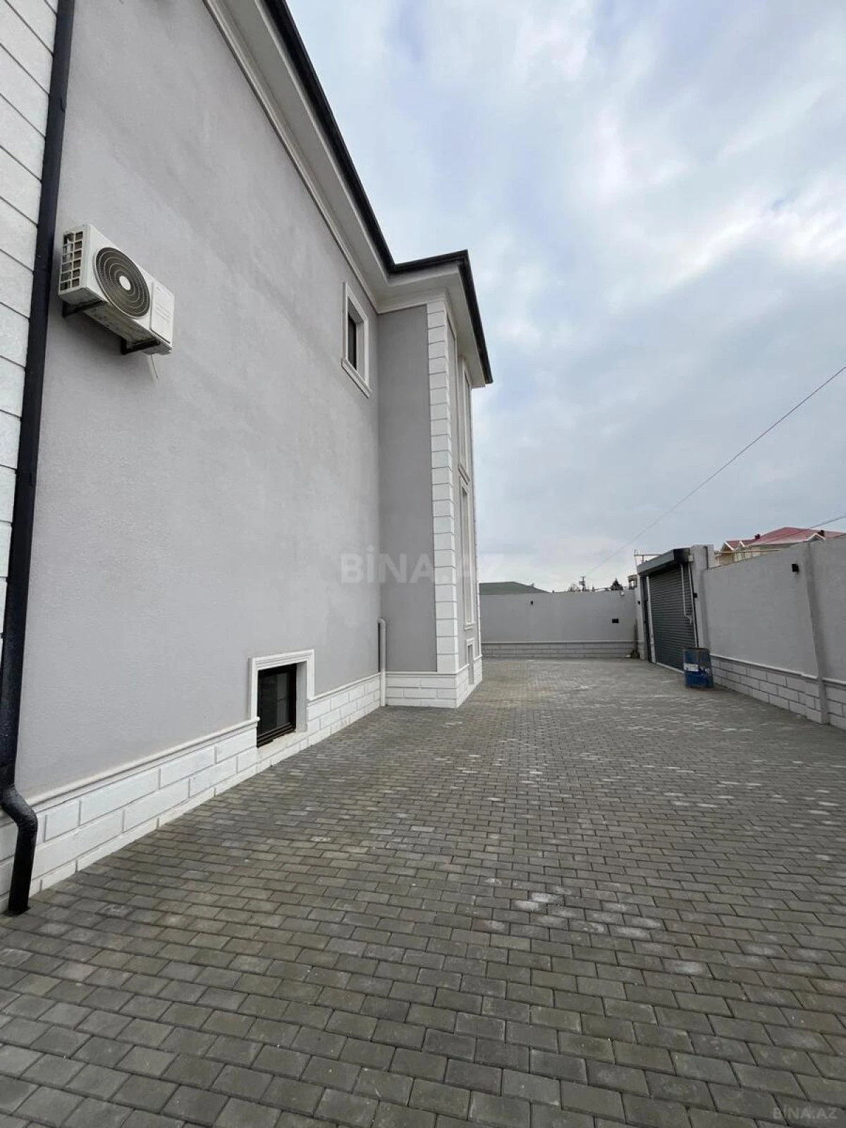 Satılır 7 otaqlı həyət evi 500 m²