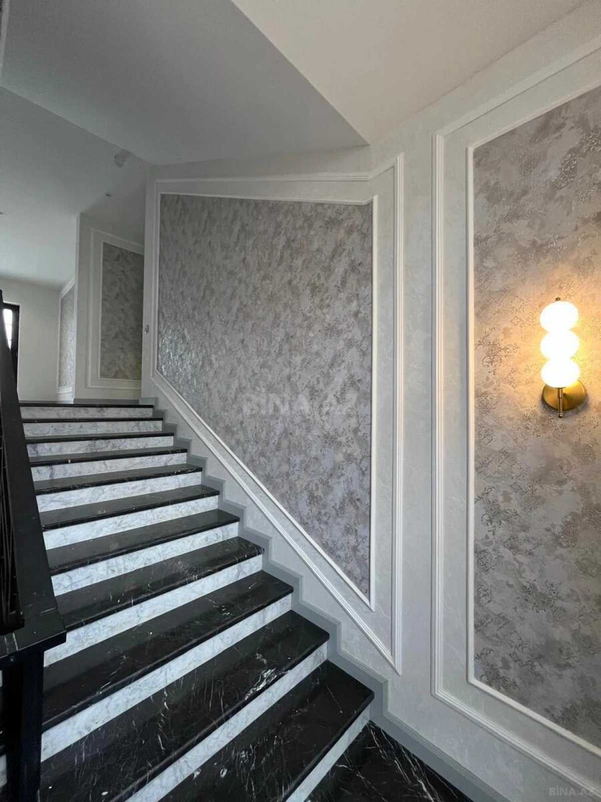 Satılır 7 otaqlı həyət evi 500 m²