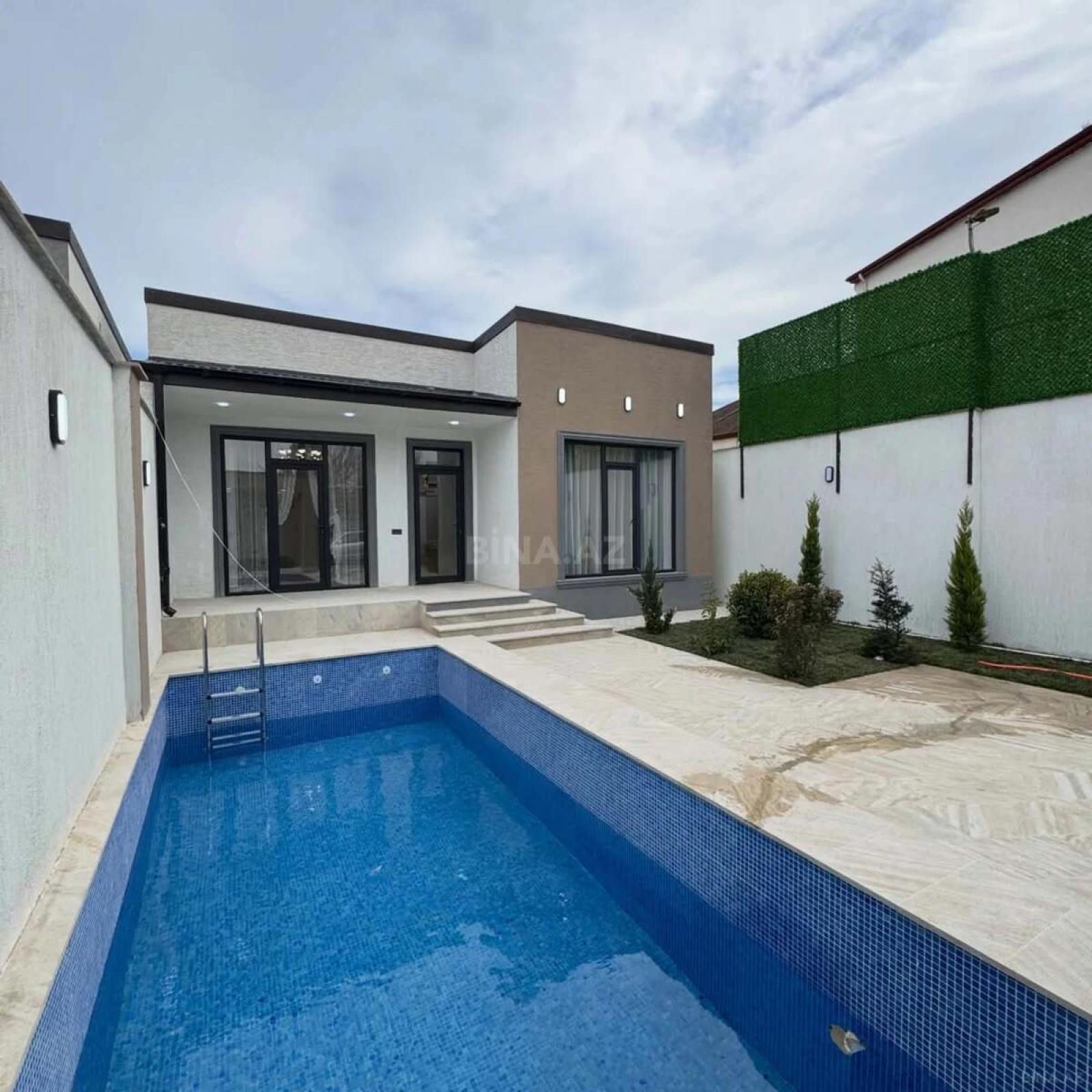Satılır 4 otaqlı həyət evi 150 m²