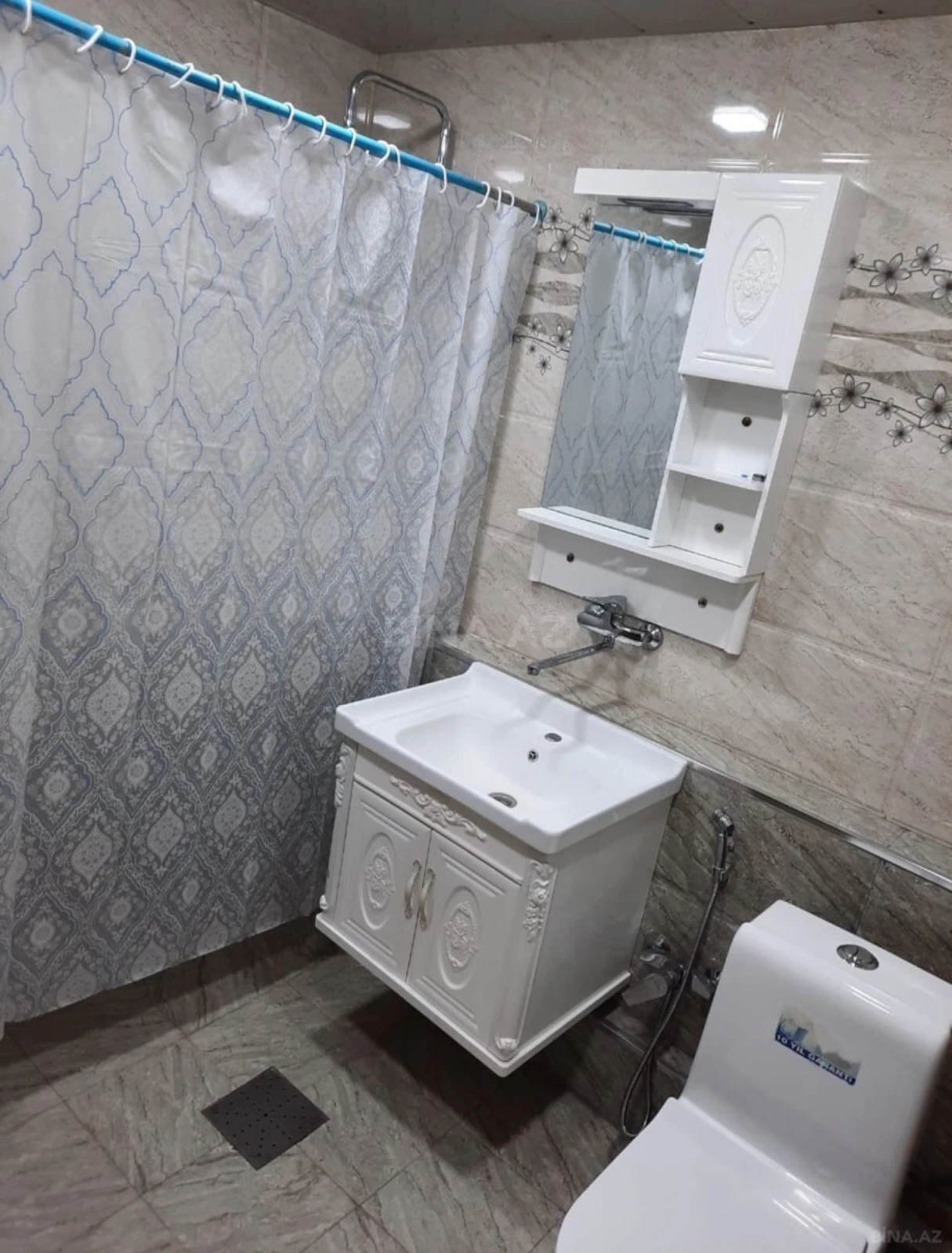 Satılır 3 otaqlı mənzil 79 m²