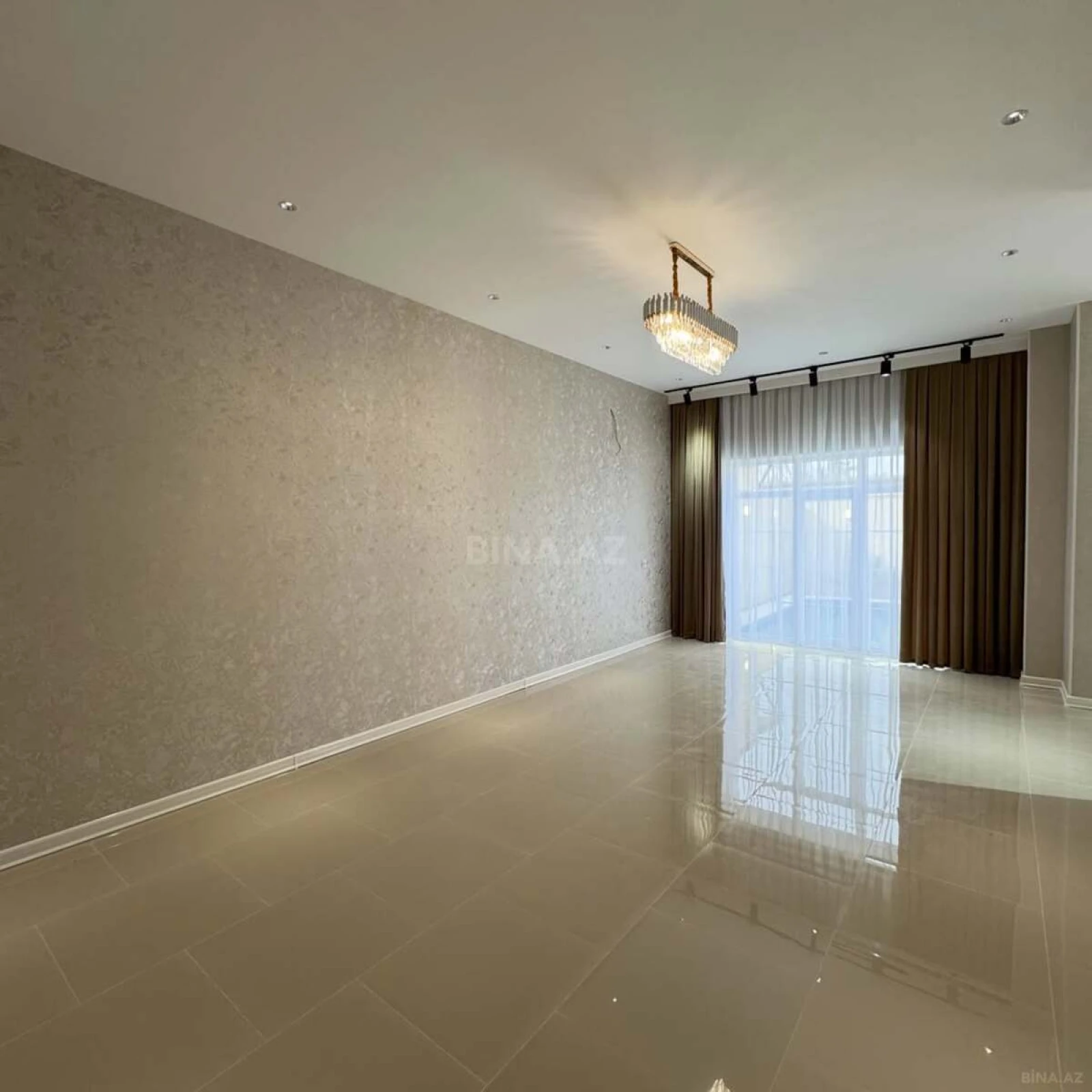 Satılır 4 otaqlı həyət evi 140 m²