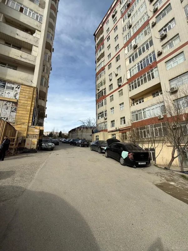 Satılır obyekt 300 m²