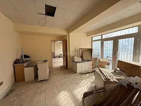 Satılır obyekt 300 m²