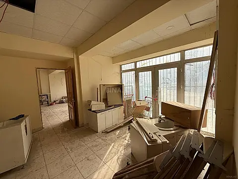 Satılır obyekt 300 m²