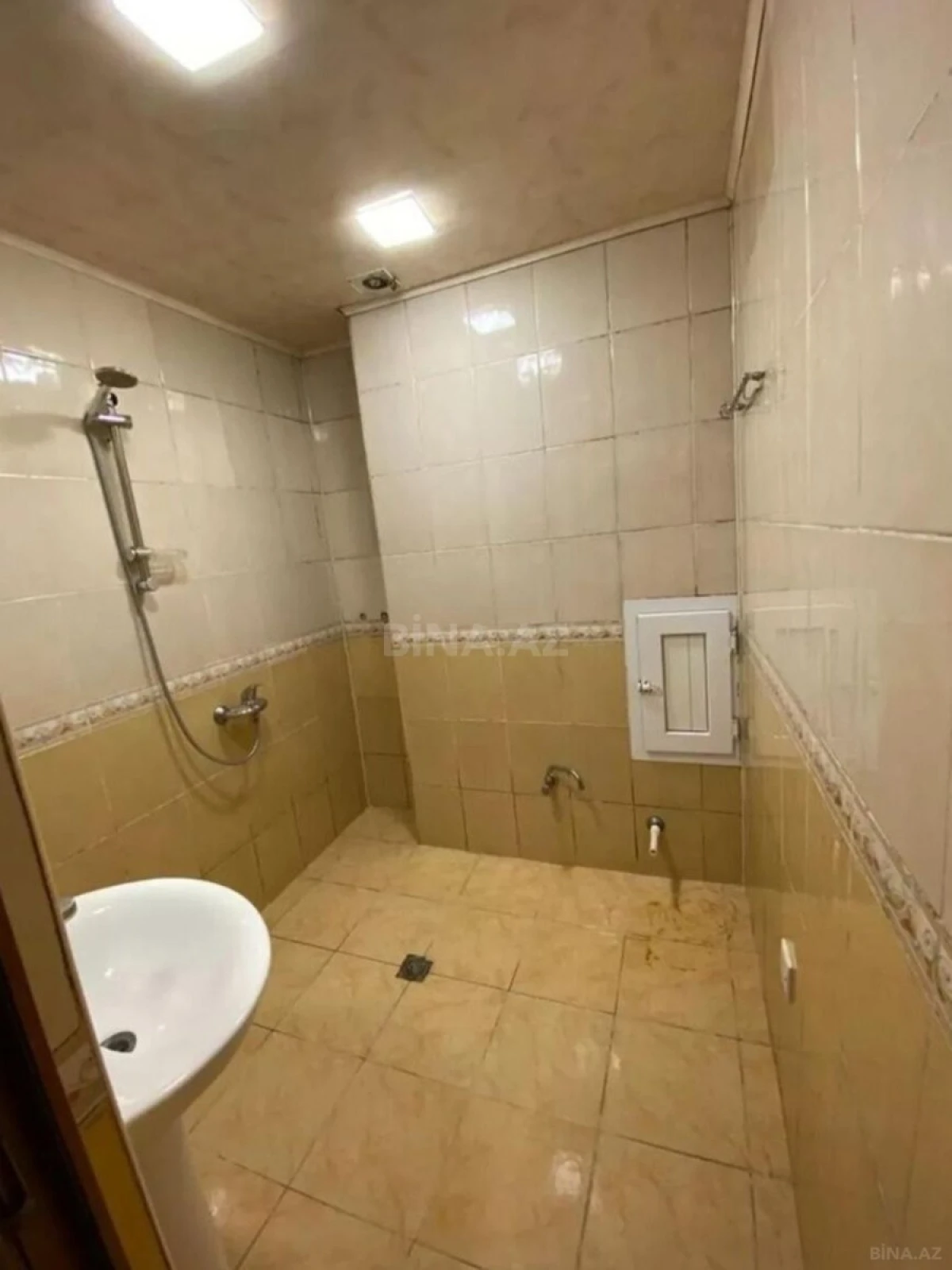 Satılır 3 otaqlı mənzil 63 m²