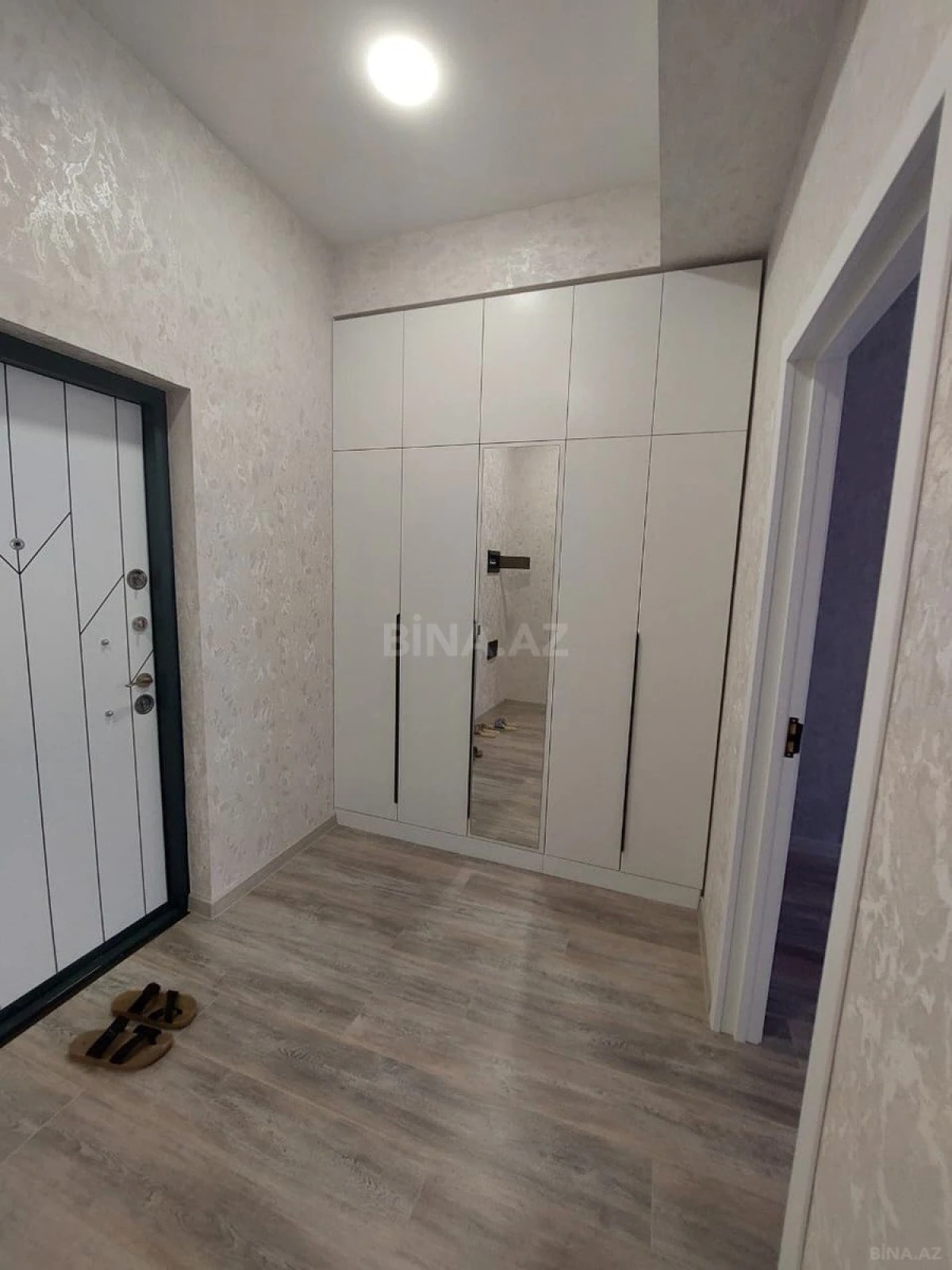 Satılır 2 otaqlı mənzil 58.5 m²