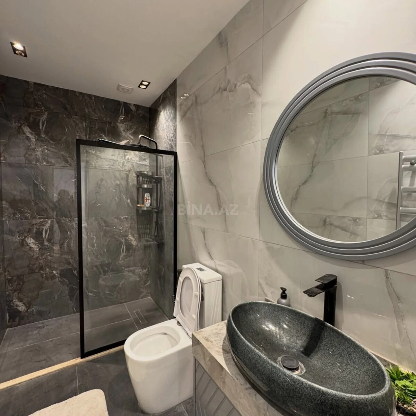 Satılır 5 otaqlı həyət evi 190 m²