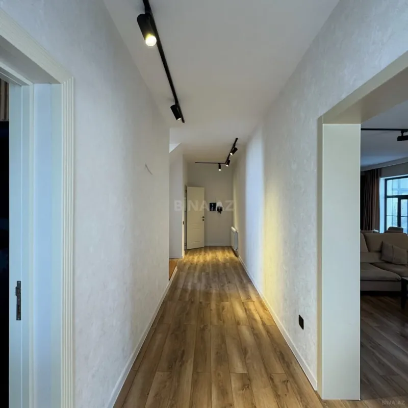 Satılır 5 otaqlı həyət evi 190 m²