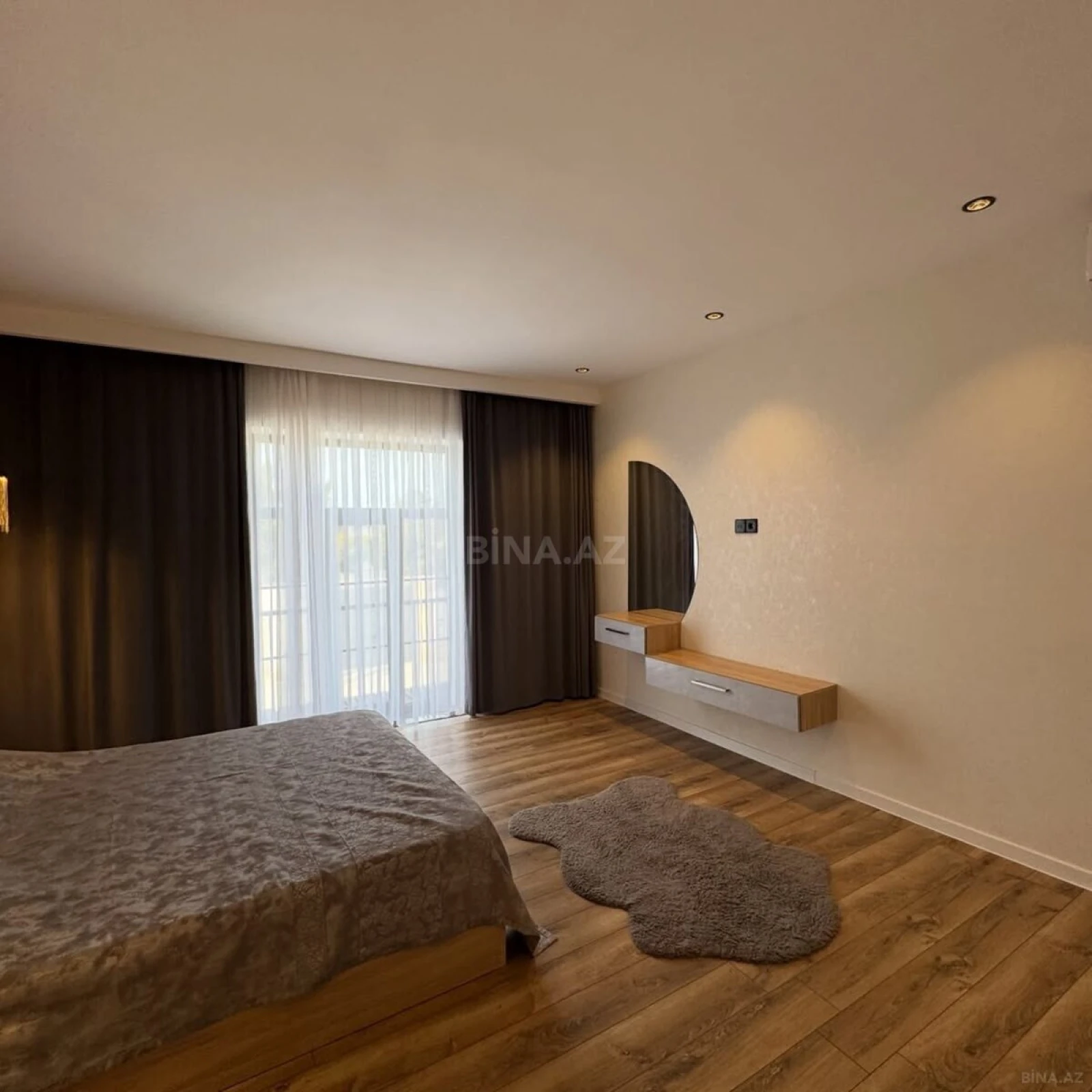 Satılır 5 otaqlı həyət evi 190 m²