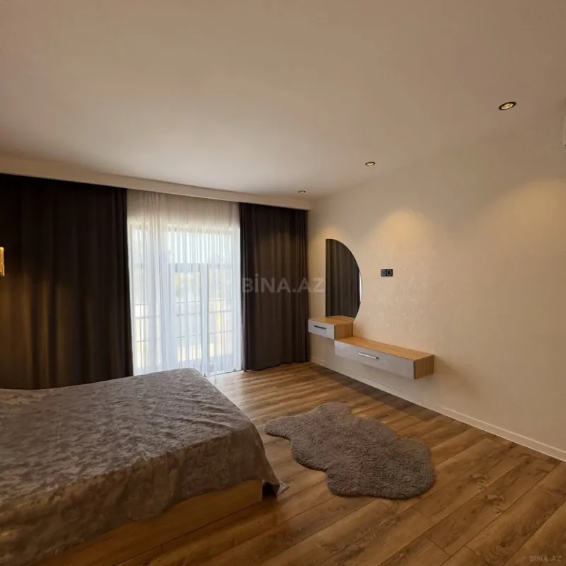 Satılır 5 otaqlı həyət evi 190 m²
