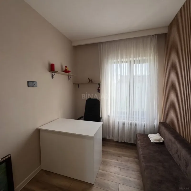 Satılır 5 otaqlı həyət evi 190 m²