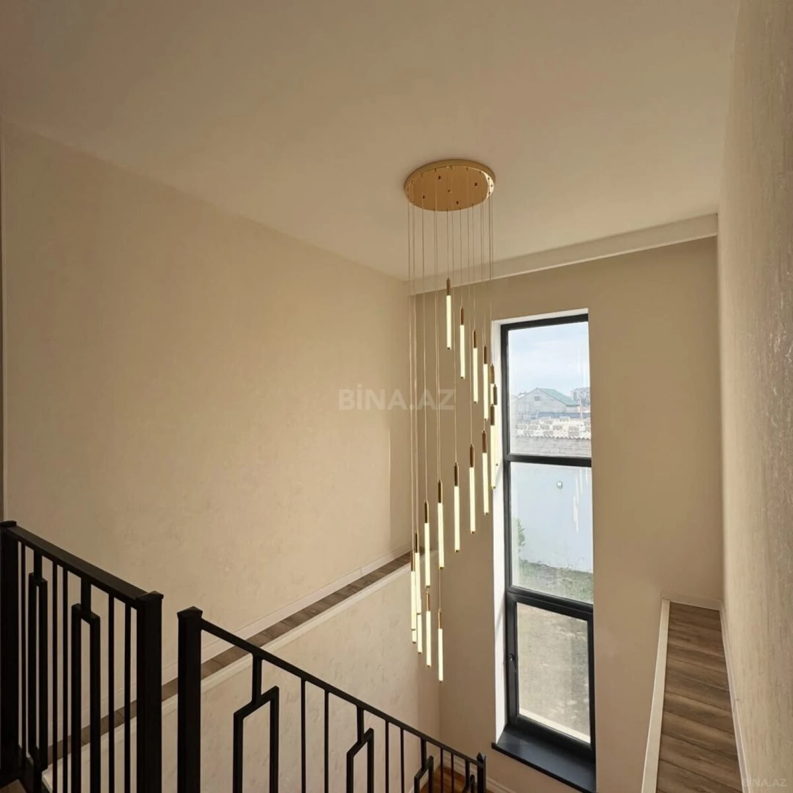 Satılır 5 otaqlı həyət evi 190 m²