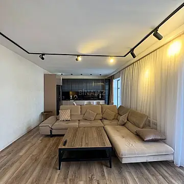 Satılır 5 otaqlı həyət evi 190 m²