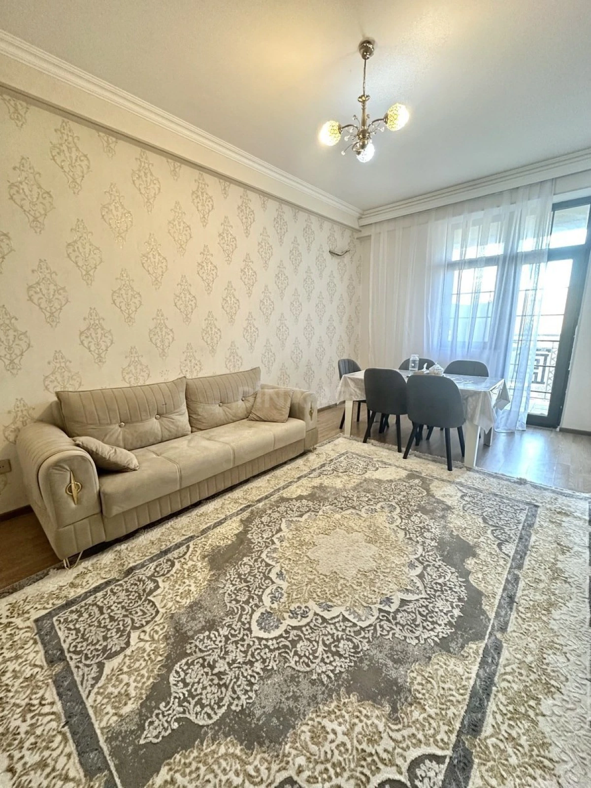 Satılır 2 otaqlı mənzil 58 m²