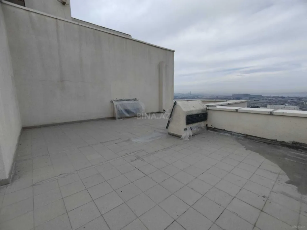 Satılır 6 otaqlı mənzil 396 m²