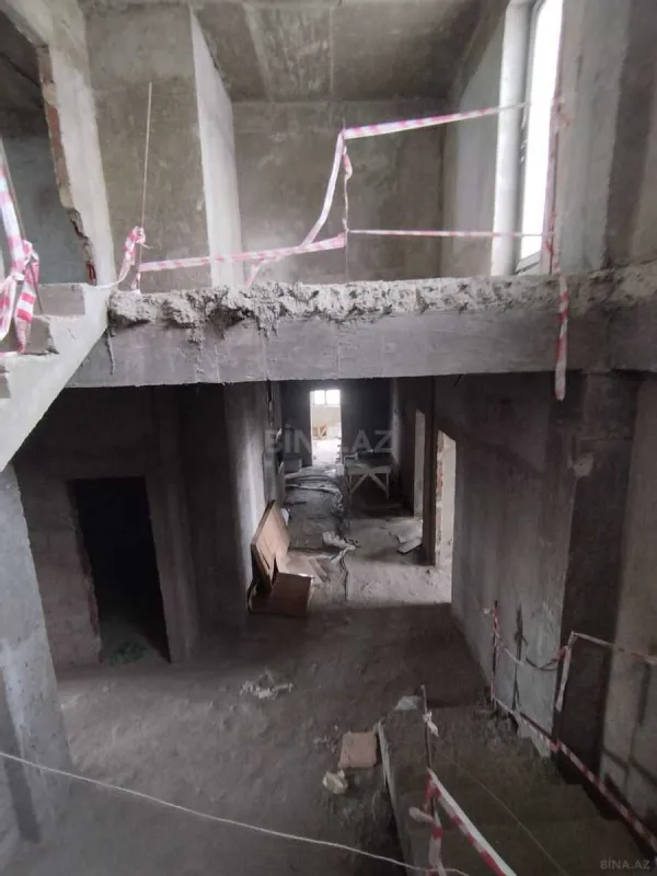 Satılır 6 otaqlı mənzil 396 m²