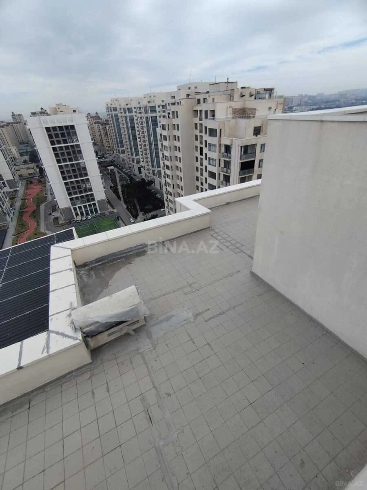 Satılır 6 otaqlı mənzil 396 m²