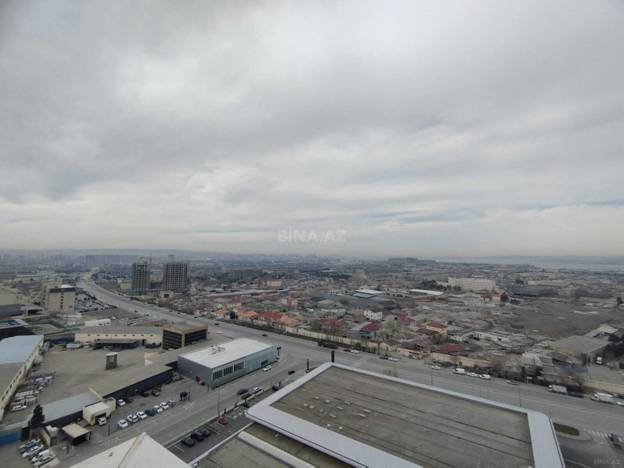 Satılır 6 otaqlı mənzil 396 m²