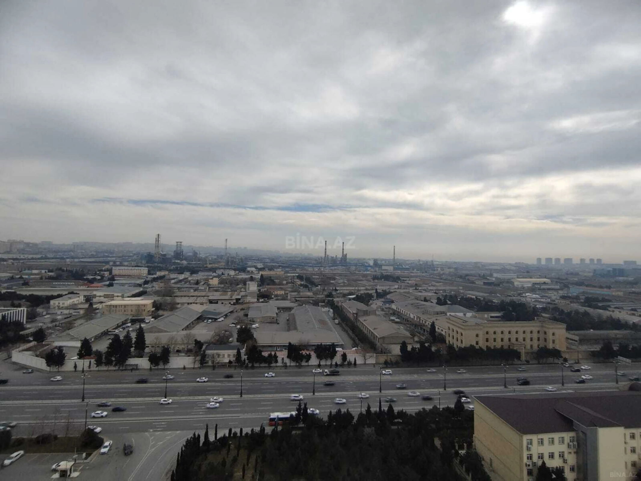 Satılır 6 otaqlı mənzil 396 m²