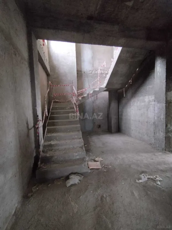 Satılır 6 otaqlı mənzil 396 m²