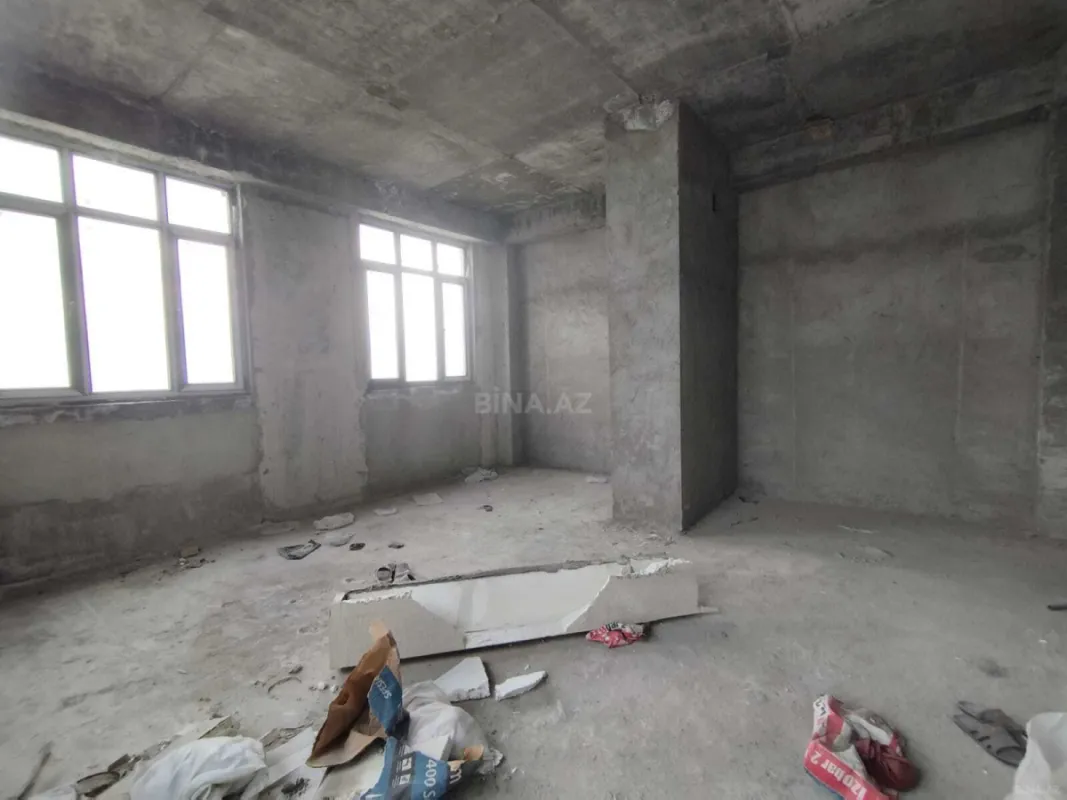 Satılır 6 otaqlı mənzil 396 m²