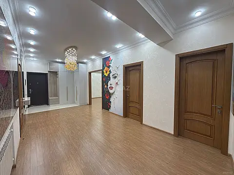 Satılır 3 otaqlı mənzil 135 m² — Bakı 3 otaq 135.00 m²