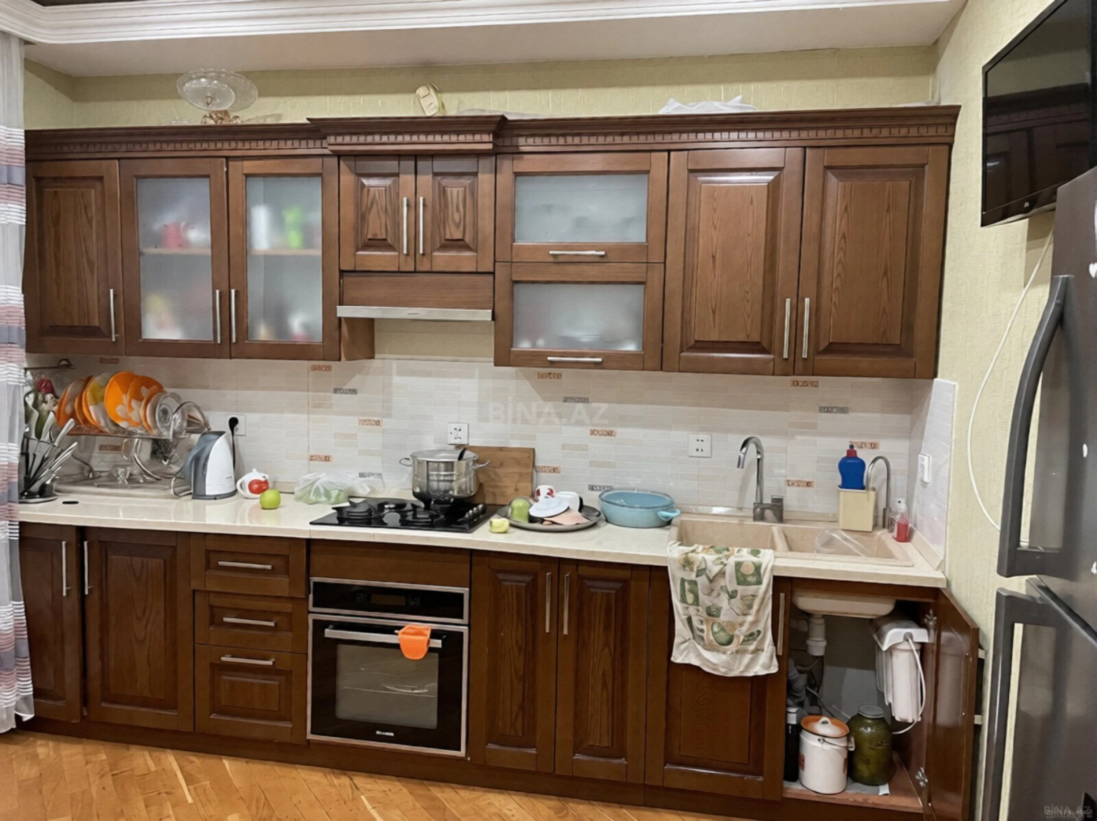 Satılır 4 otaqlı mənzil 175 m²