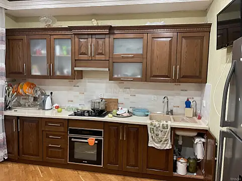Satılır 4 otaqlı mənzil 175 m²