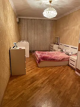 Satılır 4 otaqlı mənzil 175 m²
