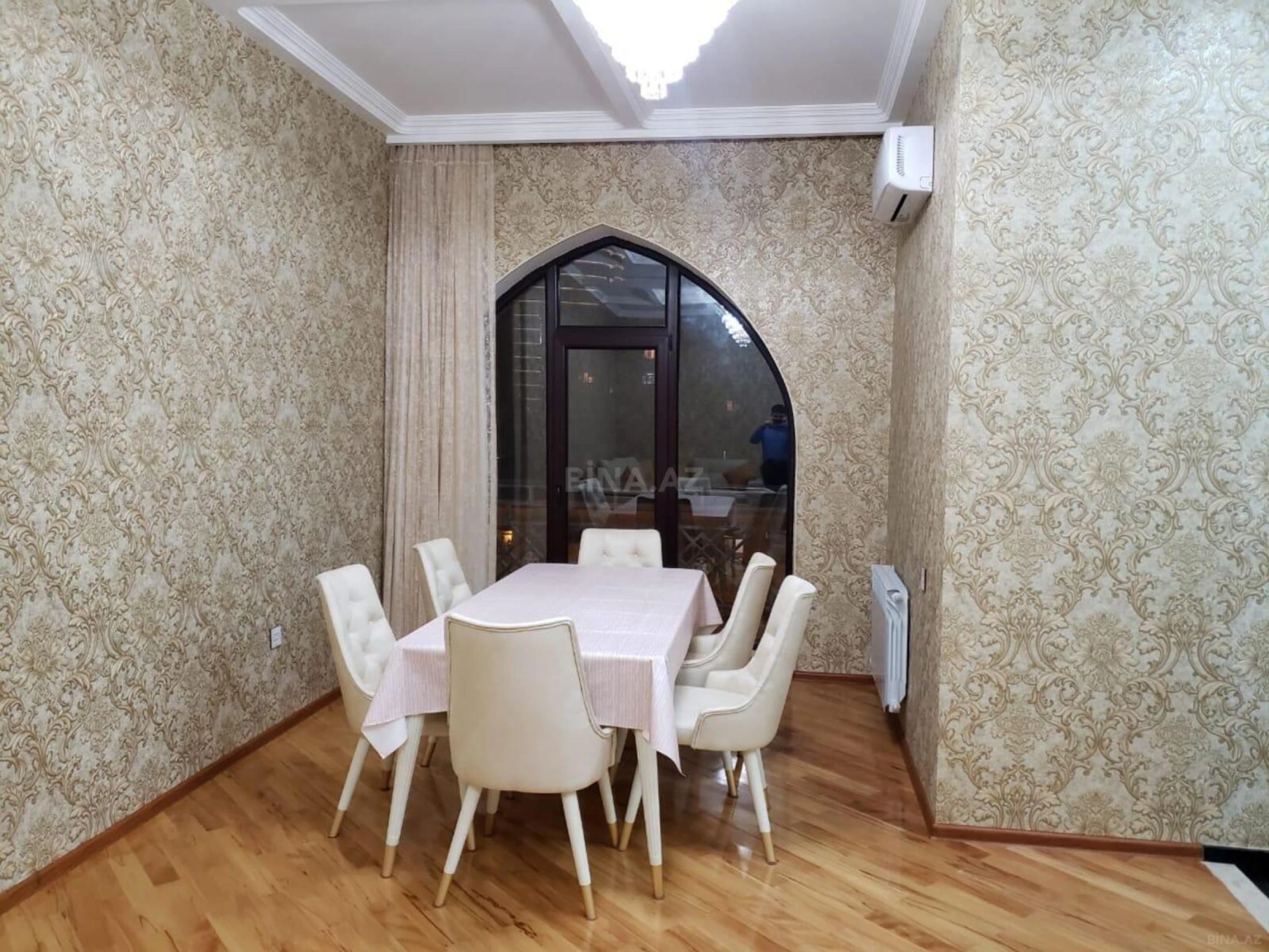 Kirayə verilir 3 otaqlı mənzil 130 m²