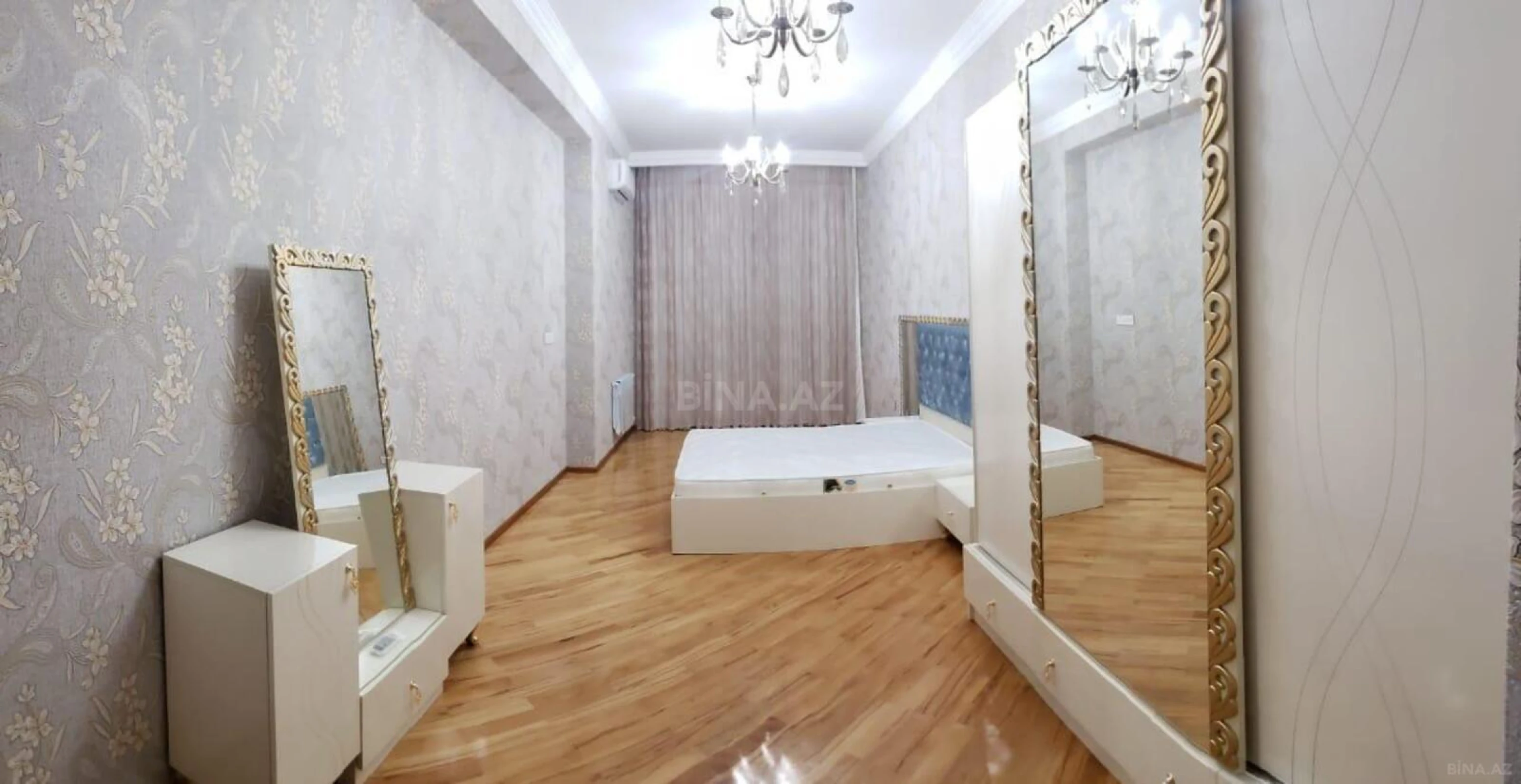 Kirayə verilir 3 otaqlı mənzil 130 m²