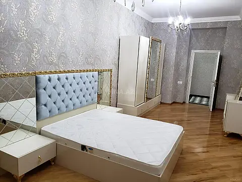 Kirayə verilir 3 otaqlı mənzil 130 m²